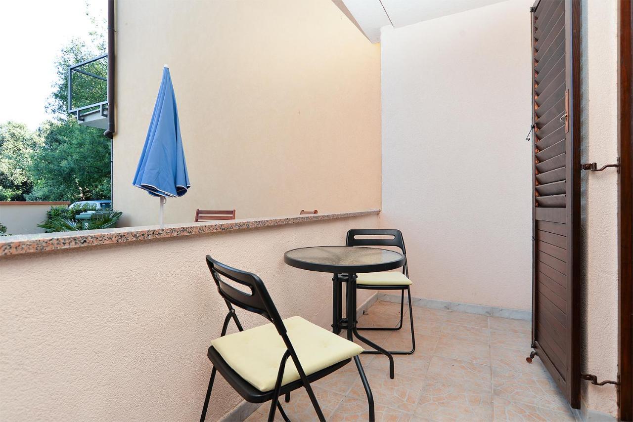 Apartment Puzar 295 Stinjan Exterior photo