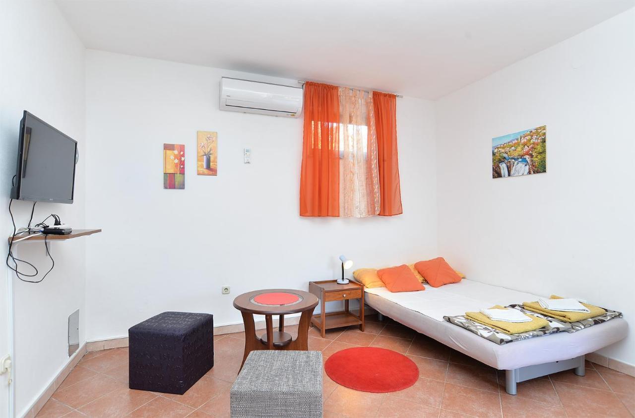 Apartment Puzar 295 Stinjan Exterior photo